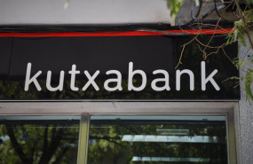 ep exterior de la sucursal del banco kutxabank en la calle de la oca de madrid en madrid espana a 3