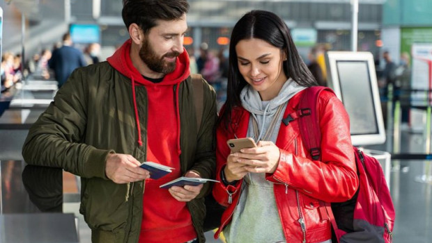 ep holafly anuncia una alianza con iberia para para garantizar conexion movil a sus pasajeros en el