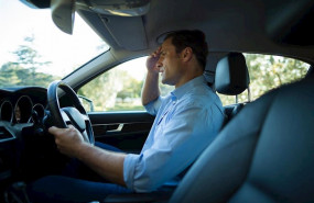 ep imagen de un conductor estresado al volante