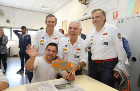 ep los pilotos del kh-7 epsilon team juvanteny criado y domnech en la sede de la fundacio privada