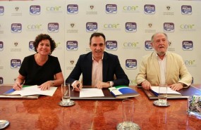 ep los tres representantes firmandoacuerdo