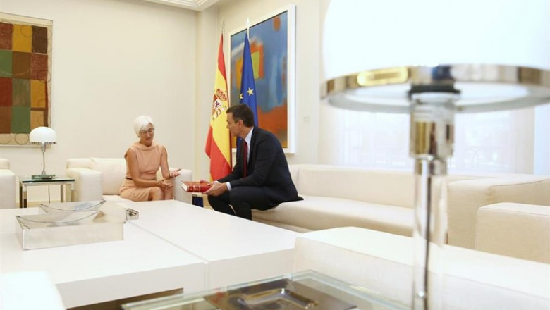 Pedro Sánchez recibe en La Moncloa a la fiscal general del Estado, María José Segarra | POOL LA MONCLOA ep pedro sanchez recibe en la moncloa a la fiscal general del estado maria jose segarra