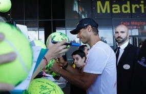 ep rafa nadal firma autografosla caja magica