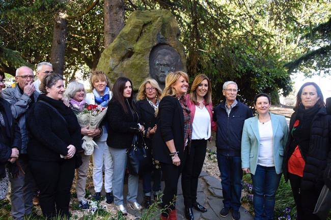 Susana Díaz visita el monolito la fundador del PSOE, Pablo Iglesias, en Ferrol | EUROPA PRESS/100% PSOE ep susana diaz visitamonolitofundadorpsoe pablo iglesias en ferrol