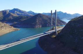 ep viaducto de fernandez casado en la ap 66 en una imagen de archivo