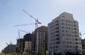 ep archivo   gruas en una zona de construccion de edificios a 27 de octubre de 2021 en madrid espana