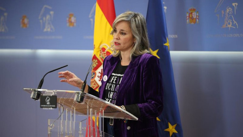 Archivo - La portavoz del grupo parlamentario de Sumar, Verónica Martínez Barbero, durante una rueda de prensa en el Congreso de los Diputados, a 25 de noviembre de 2025, en Madrid (España). | Alejandro Martínez Vélez - Europa Press - Archivo ep archivo la portavoz del grupo parlamentario de sumar veronica martinez barbero durante una