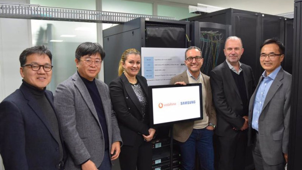 ep archivo   vodafone samsung y amd prueban un nuevo chip preparado para open ran