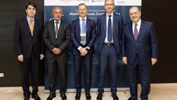ep asistentes de la conferencia mantener el rumbo en tiempos turbulentos viejos y nuevos retos para