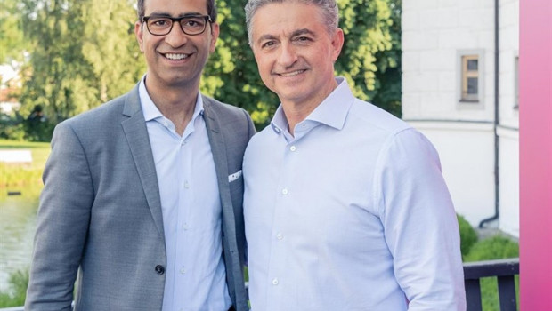 ep de izqdcha sanjay brahmawar ceosoftware ag y adel al-saleh ceot-systems