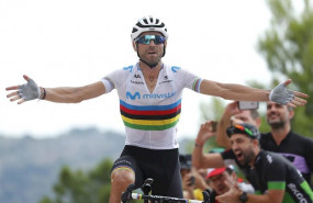 ep el ciclista espanol alejandro valverde con el maillot arcoiris