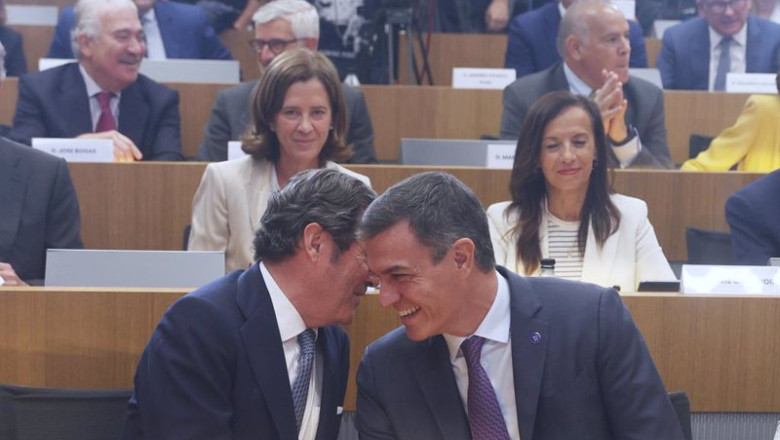 ep el presidente del gobierno en funciones pedro sanchez junto al presidente de la ceoe antonio ep el presidente del gobierno en funciones pedro sanchez junto al presidente de la ceoe antonio
