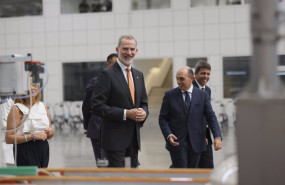 ep el rey felipe vi durante su visita a la planta de produccion de porcelanosa ep el rey felipe vi durante su visita a la planta de produccion de porcelanosa