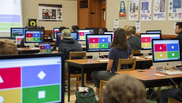 ep estudiantes usando kahoot