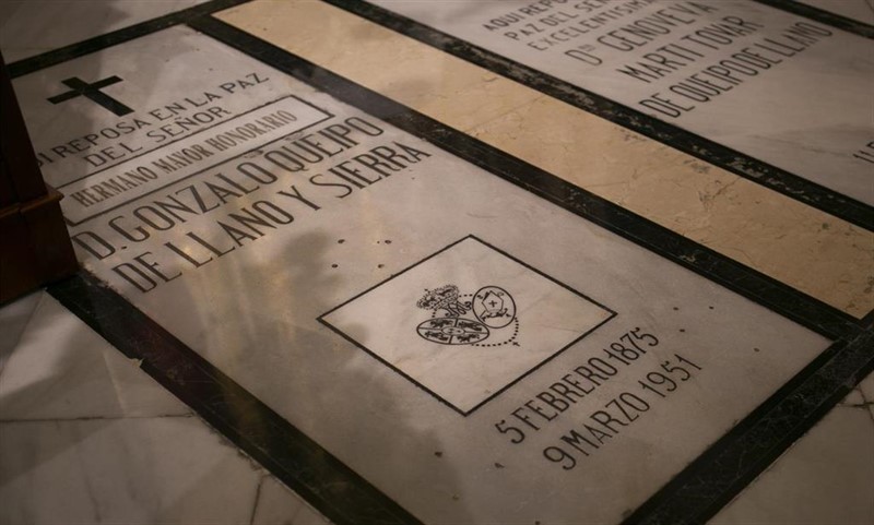 ep imagen de la tumba de queipo de llano en la basilica de la macarena