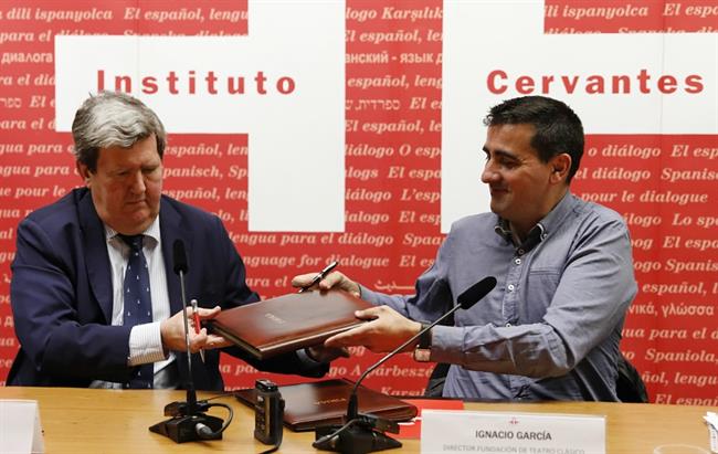 ep instituto cervantesfestivalalmagro firmanconvenio