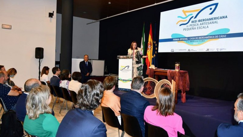 La viceconsejera de Agricultura, Ganadería, Pesca y Desarrollo Sostenible, Ana Corredera, durante las jornadas sobre la actividad pesquera artesanal. | JUNTA DE ANDALUCÍA ep la viceconsejera de agricultura ganaderia pesca y desarrollo sostenible ana corredera durante las