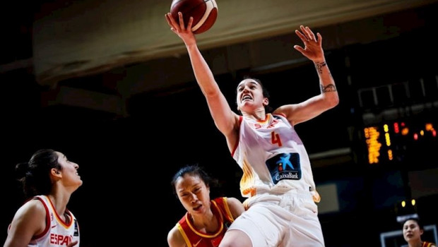 ep laura nicholls en un partido con la seleccion espanola de baloncesto