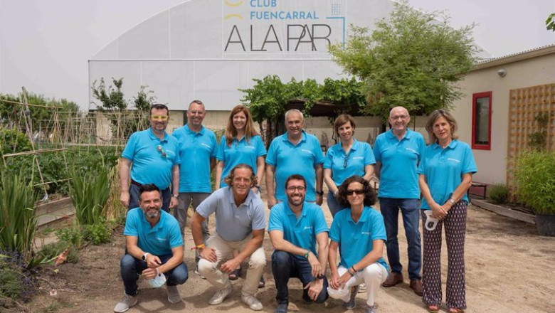 Los miembros del comité consultivo de accionistas de CaixaBank en la jornada de voluntariado en la 'Fundación A La Par'. | CAIXABANK ep los miembros del comite consultivo de accionistas de caixabank en la jornada de voluntariado en