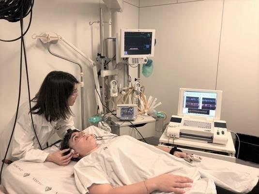 Monitorización del cerebro con dispositivo óptico no invasivo | RAQUEL DELGADO-MEDEROS/HOSPITAL SANT PAU ep monitorizacioncerebrodispositivo opticoinvasivo