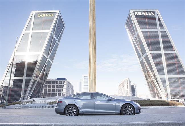 Tesla Model S de UberOne en Madrid | UBER ep tesla model suberonemadrid