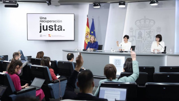 ep vicepresidenta primera y ministra de asuntos economicos y transformacion digital nadia calvino la