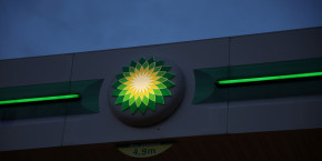 le logo de british petrol bp a la station service de pienkow en pologne 20230427082035 