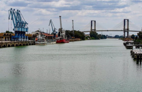 ep archivo   barcos en espera en el puerto de sevilla por el paron del servicio de practicos