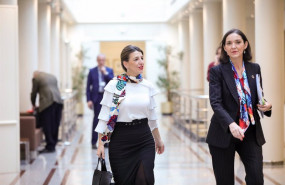 ep archivo   las ministras de trabajo y economia social yolanda diaz i y de industria comercio y