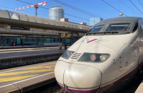 ep archivo   un ave de renfe en la estacion de lyon francia