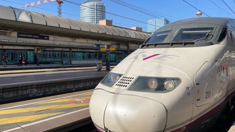 ep archivo   un ave de renfe en la estacion de lyon francia
