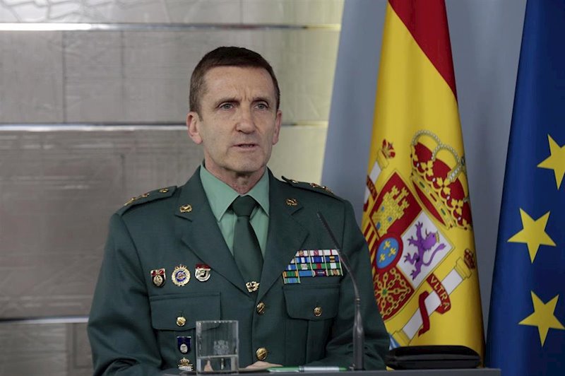 El general Santiago: la orden solo implica detectar bulos y no incluye la crítica política