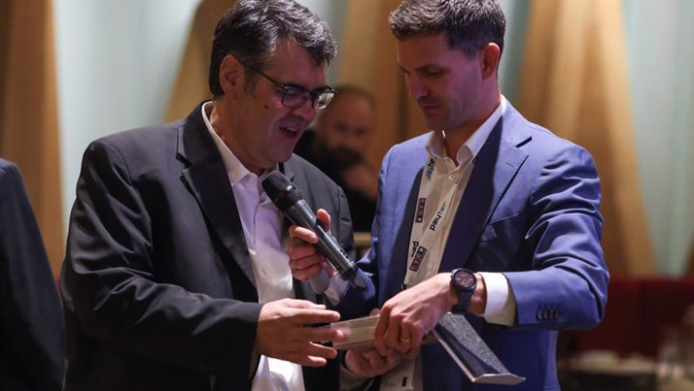 ep grupo azkoyen premiado por su tecnologia mia easymilk en los eva awards 2023 ep grupo azkoyen premiado por su tecnologia mia easymilk en los eva awards 2023