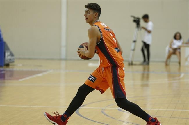 El jugador de baloncesto Josep Puerto, con el Valencia Basket | VALENCIA BASKET ep jugadorbaloncesto josep puerto convalencia basket
