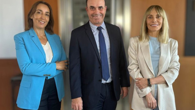 ep la jefa global de asuntos regulatorios de clarkemodet clara pombo i el director gerente regional