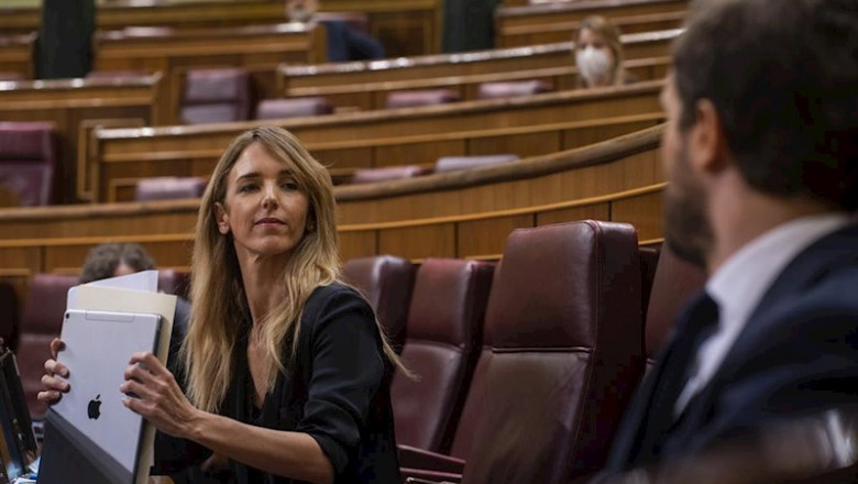 La portavoz del Grupo Popular en el Congreso de los Diputados, Cayetana Álvarez de Toledo, habla con el presidente del PP, Pablo Casado | Pool ep la portavoz del grupo popular en el congreso de los diputados cayetana alvarez de toledo habla