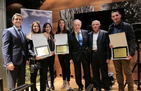 ep miguel torres amb els guardonatsels i premis torres earth ep miguel torres amb els guardonatsels i premis torres earth