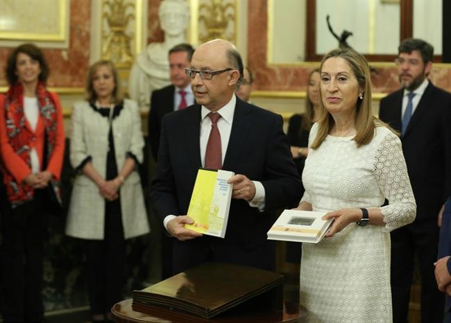 Montoro presenta los Presupuestos en el Congreso | EUROPA PRESS ep montoro presentapresupuestoscongreso