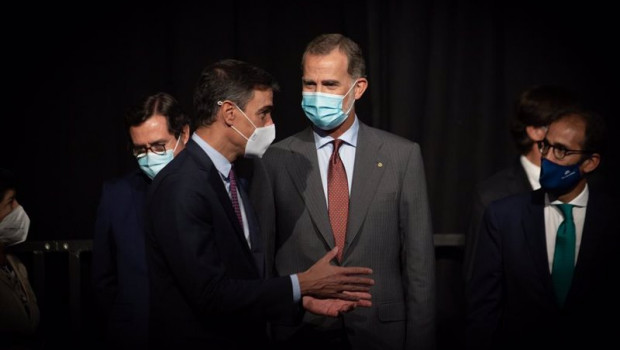 ep pedro sanchez y el rey en el salon automobile