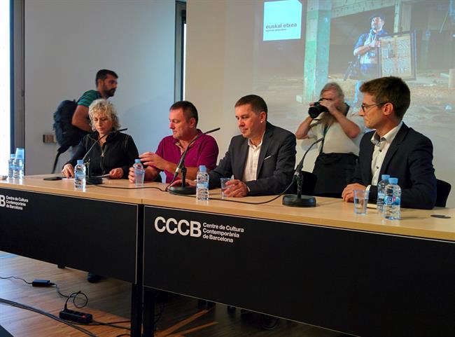 Periodistas Mònica Terribas y Salvador Cot, A.Otegi (Bildu) period. Carles Prats | EUROPA PRESS ep periodistas mnica terribassalvador cot aotegi bildu period carles prats