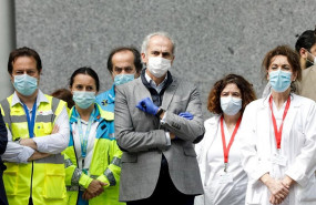 ep personal sanitario y el consejero de sanidad de la comunidad de madrid enrique ruiz escudero en