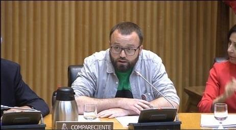 El portavoz de la PAH Carlos Macías, en el Congreso | TWITTER PAH BARCELONA ep portavozla pah carlos macias encongreso