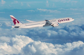 ep qatar airways firma una ampliacion de su pedido de aviones boeing 777 9 en el salon aeronautico