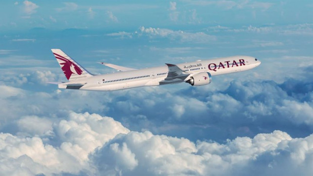 ep qatar airways firma una ampliacion de su pedido de aviones boeing 777 9 en el salon aeronautico