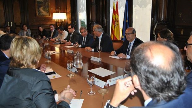 ep reuniondelegadogobierno enric millohoteleroscomerciantes