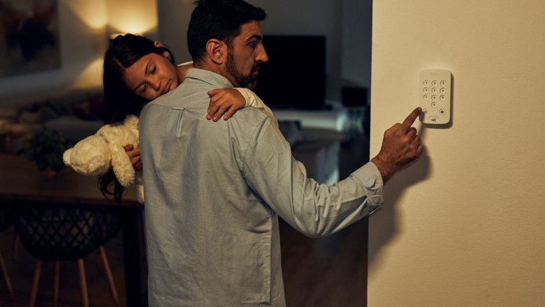 home alarm father and girl night 20260713121331 