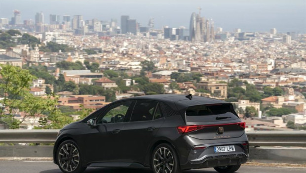 ep archivo   cupra born el compacto electrico espanol con 204 cv 428 km de autonomia y desde 36600