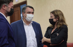 ep archivo   i d el portavoz parlamentario de la erc gabriel rufian el portavoz del pnv en el