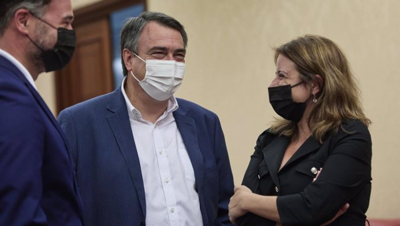 ep archivo   i d el portavoz parlamentario de la erc gabriel rufian el portavoz del pnv en el