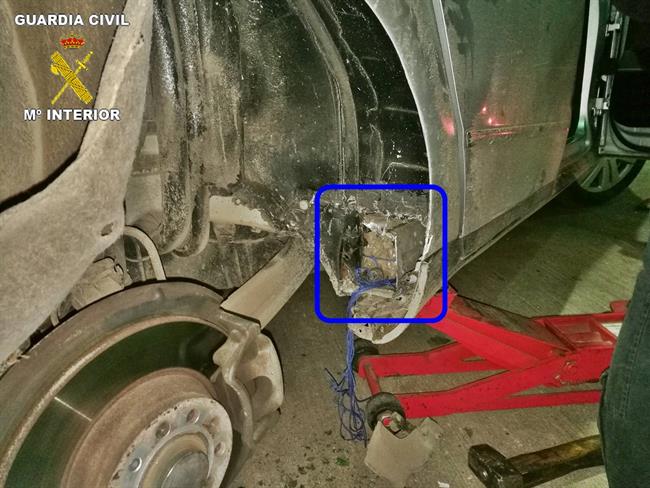 Droga en un vehículo | GUARDIA CIVIL ep drogaun vehiculo